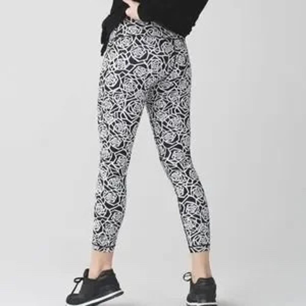Lululemon High Times 6/8 Leggings In Rosey Posey Geometric Rose